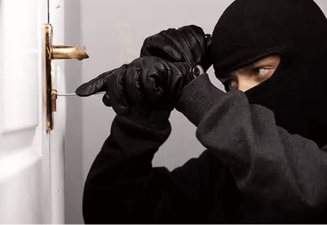 Ilustracija članka: Širokobriježanin i Posušak provalili u 13 vikendica