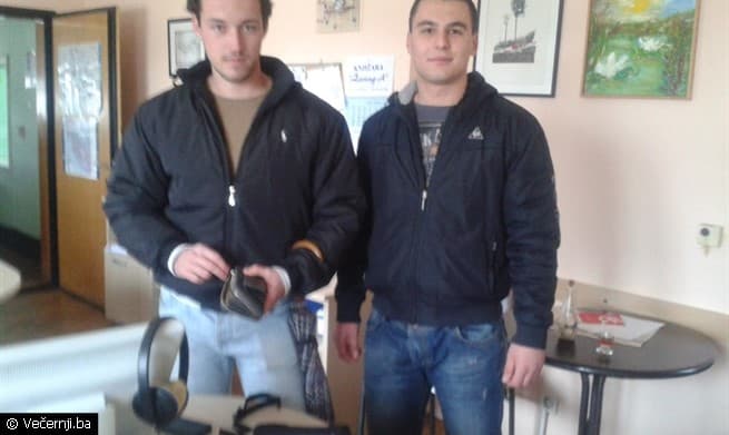 Ilustracija članka: Studenti pronašli i vratili novčanik s oko 2500 KM