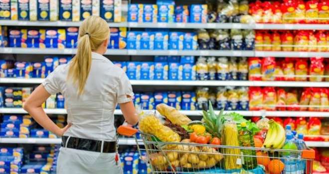 Ilustracija članka: Ovo je BiH: Poslodavac im od plaće oduzima novac za robu koja je ukradena i kojoj je istekao rok