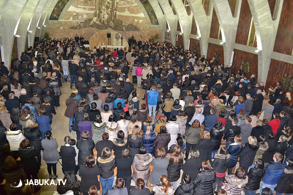 Ilustracija članka: Kočerin: Tisuće vjernika na duhovnom seminaru