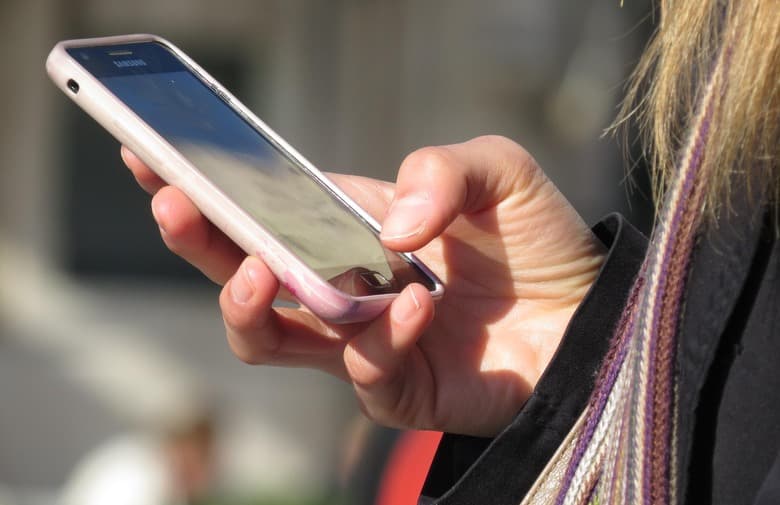 Ilustracija članka: Internet “prekinuo” mobilnu vezu u BiH