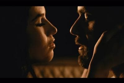 Ilustracija članka: VIDEO: Mostarka u novom spotu Amela Ćurića