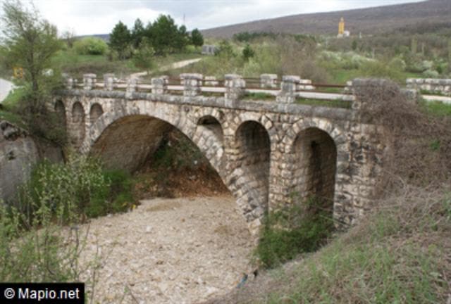 Ilustracija članka: U Posušju propada remek-djelo: Koliko će most izdržati nebrigu institucija?