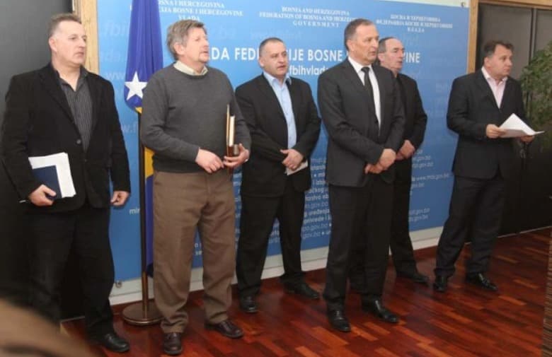 Ilustracija članka: REVIZIJA UTVRDILA: ‘Platformaška’ vlast podijelila bez nadzora više od 34 mil. KM, pojedinci dobili skoro milijun