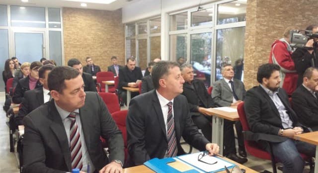 Ilustracija članka: VLADA ŽZH: 2. i 3. svibnja 2016. godine proglašeni su neradnim danima