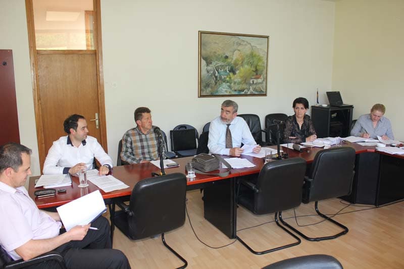 Ilustracija članka: VIDEO | Vlada ZHŽ-a grca u dugovima, rastu zatezne kamate