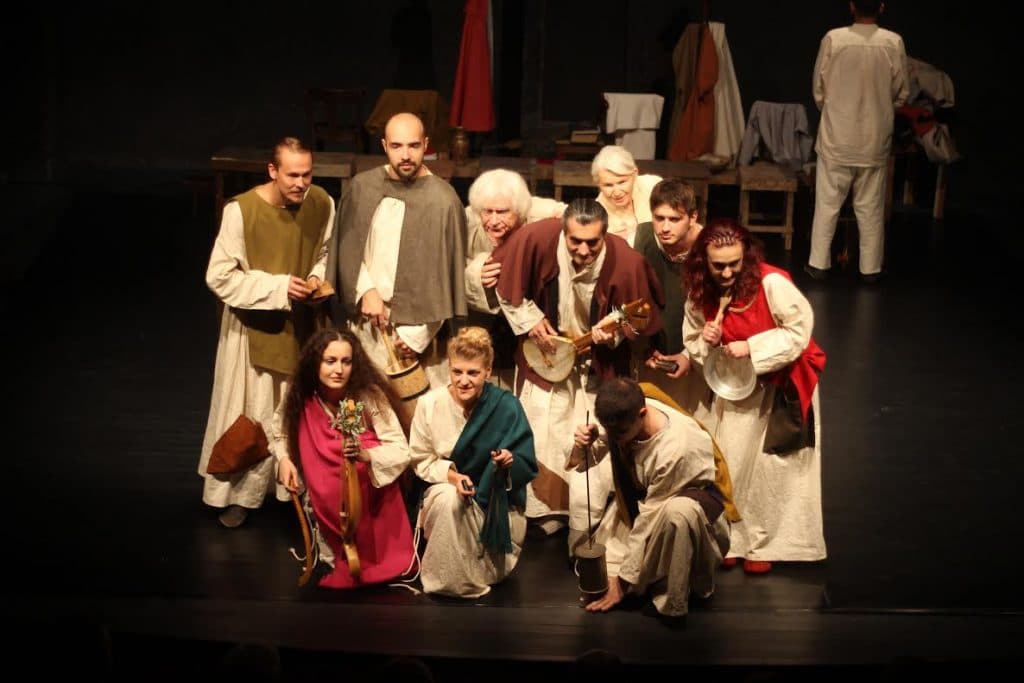 Ilustracija članka: Večeras u kinodvorani Grude predstava “Brat magarac”