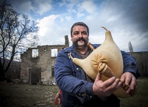 Ilustracija članka: Gangster našao ženu za Žigu: Hercegovka stiže u Lučane!