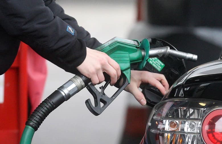 Ilustracija članka: Akcize za gorivo povećane za 15 feninga po litru