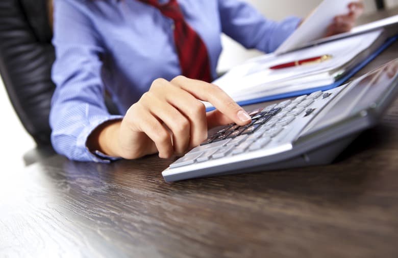 Ilustracija članka: Topli obrok iznad 8,5 KM i regres iznad 400 KM će se oporezivati