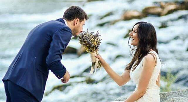 Ilustracija članka: SMILJE JE APSOLUTNI HIT : Grudska nevjesta s buketom od smilja