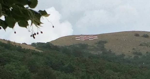 Ilustracija članka: Tomislavgrad: Na brdu napravljen hrvatski grb