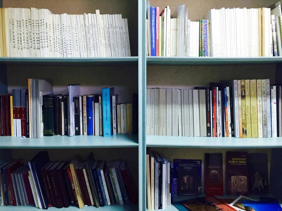 Ilustracija članka: Donacija knjiga Franjevačkom muzeju U KUĆI OCA MOJEGA