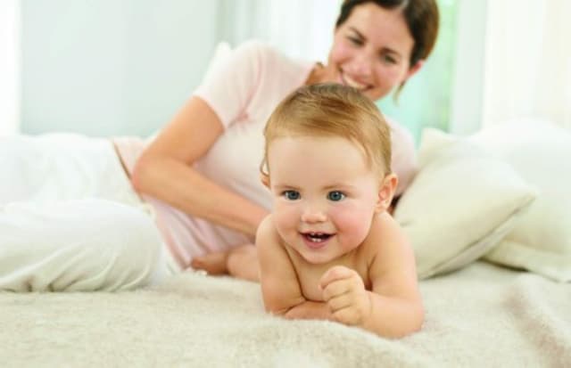 Ilustracija članka: Otkazi za rodilje, male ili nikakve naknade