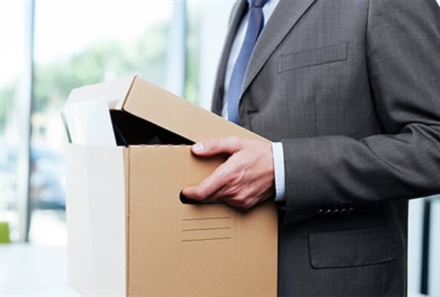 Ilustracija članka: Udar na poslodavce i radnike: Počelo oporezivanje toplog obroka i regresa