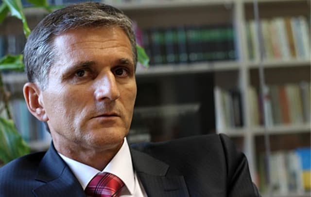 Ilustracija članka: Ljutiti Goran Marić podnio ostavku?