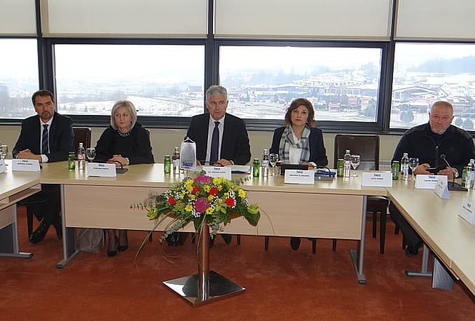 Ilustracija članka: HDZ BiH: Hrvatima se stalno događa kriminalizacija Domovinskog rata i branitelja