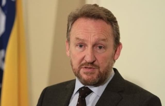 Ilustracija članka: IZETBEGOVIĆ: Hrvati su najveće žrtve Herceg Bosne