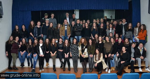 Ilustracija članka: NAJAVA: Božićna priredba učenika i profesora Srednje škole A. B. Šimića Grude