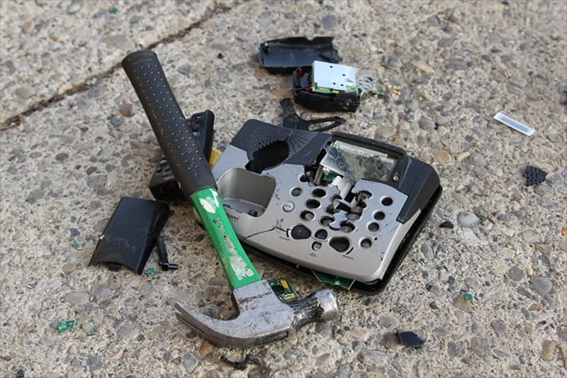 Ilustracija članka: Još jedan udar: Poskupljuje fiksna telefonija u BiH