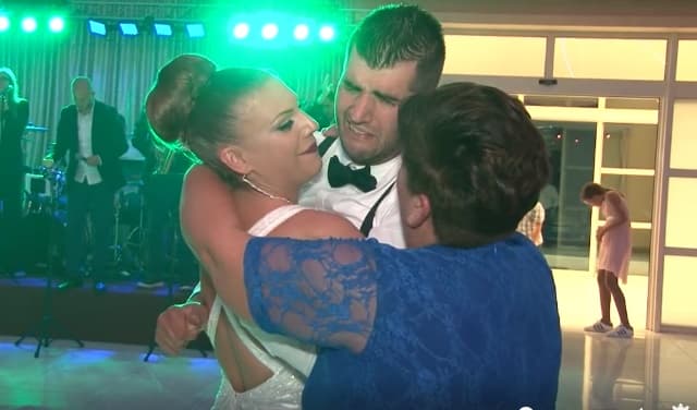 Ilustracija članka: Heroj Nikola iz Mostara: Ustao iz kolica i zaplesao sa sestrom na svadbi (VIDEO)