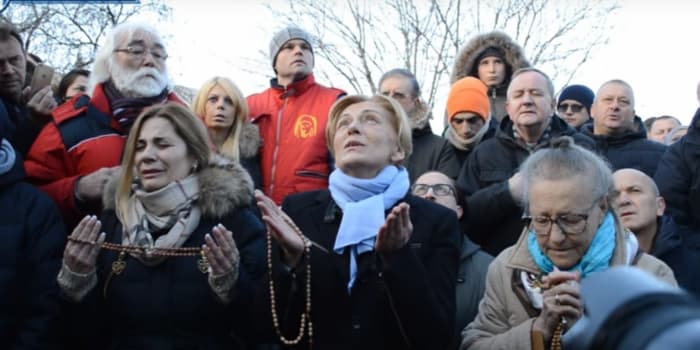 Ilustracija članka: VIDEO Jeza u Međugorju; vidjelici se ukazala Gospa, uslijedili sotonski krici