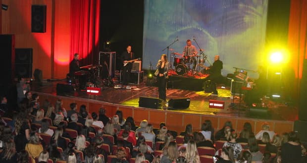 Ilustracija članka: HT ERONET uz Ninu Badrić: Ninina zvijezda zasjala u Kosači