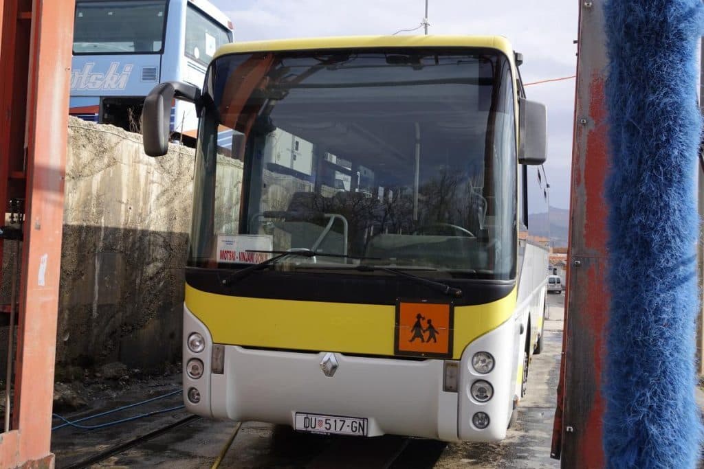 Ilustracija članka: Imoćani u čudu: Tko je mogao ukrasti dobro čuvan autobus vrijedan 300.000 kuna i odvesti ga da nitko ne primijeti?