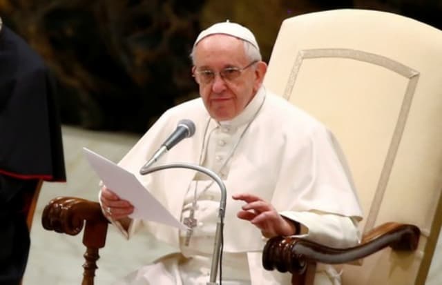 Ilustracija članka: Gospa nije šefica pošte da svaki dan šalje novo pismo. Ova Gospa superstar nije katolkinja