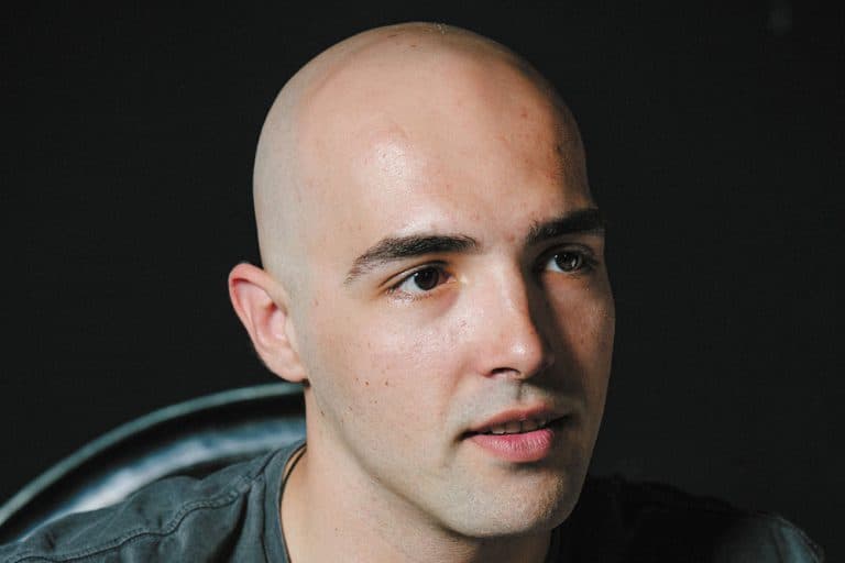 Ilustracija članka: Ivan Skoko: Širokobriješki glumac na putu prema gore