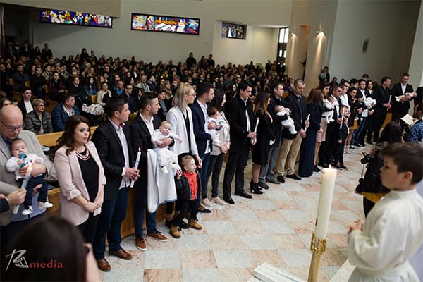 Ilustracija članka: U četiri biskupije na kraju 2016. manje su 15.494 Hrvata katolika u odnosu na 2015.