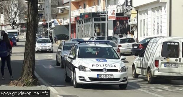 Ilustracija članka: Grude: Na pješačkom prijelazu pored škole, auto udarilo djevojčicu