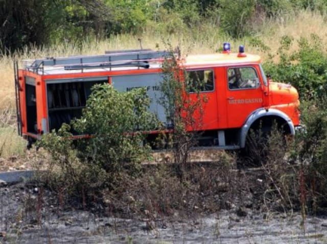Ilustracija članka: U Širokom Brijegu izgorjela vikendica zbog nepažljivog paljenja trave