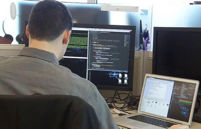 Ilustracija članka: Hakeri u pola godine iz Posušja, Tomislavgrada, Tuzle, Orašja i Banje Luke ukrali 900.000 KM