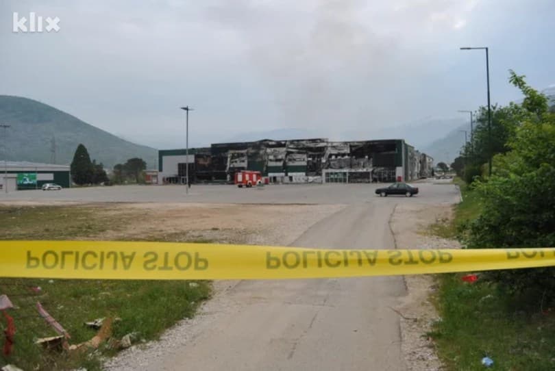 Ilustracija članka: Jutro poslije: Uništen mostarski Bingo, radno mjesto za više od 100 ljudi