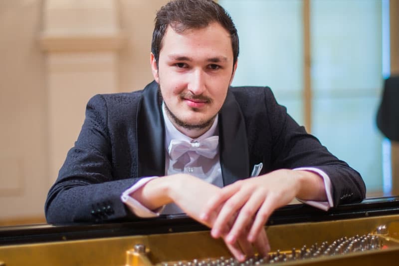 Ilustracija članka: Klavirski recital Ivana Galića na ‘Danima Matice’