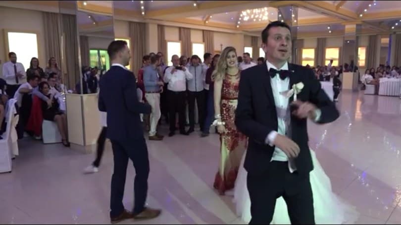 Ilustracija članka: Hercegovački svatovi: Kum i vrhunski plesni pokreti (VIDEO) 