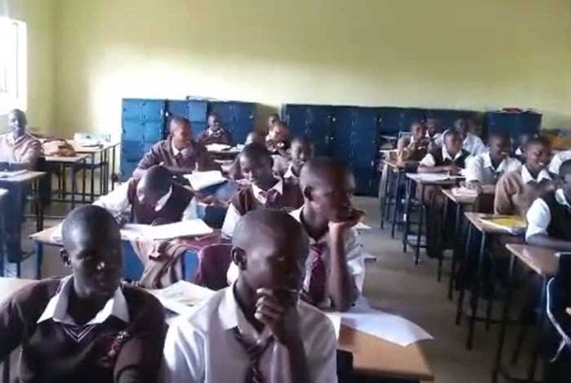 Ilustracija članka: Pogledajte kako se u Keniji pjeva “Kamen, krš i maslina”