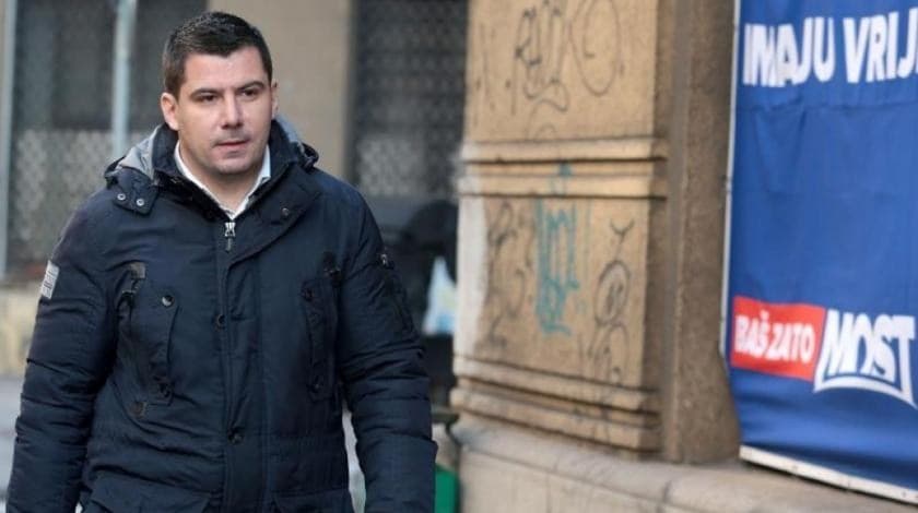 Ilustracija članka: Grmoja: Automobilima dovodili Hercegovce na glasanje!