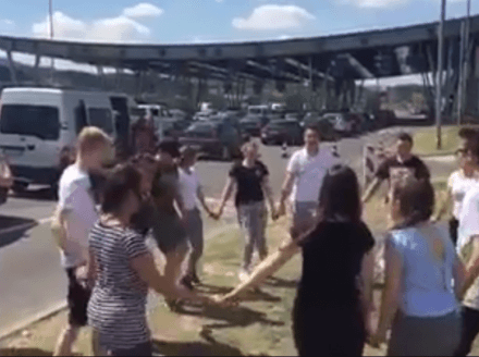 Ilustracija članka: Bosanci se na poseban način bore s gužvama na granicama