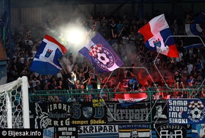 Ilustracija članka: NS BiH osudio navijanje na Pecari, najavljena istraga 