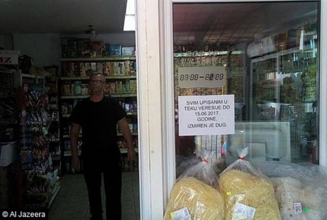 Ilustracija članka: Djevojka išla od trgovine do trgovine i platila tuđe dugove