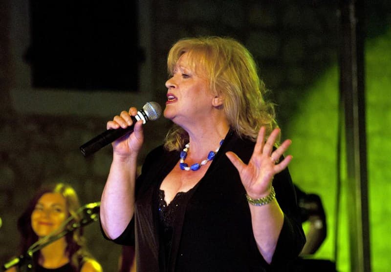 Ilustracija članka: GLAZBENA DIVA U POSUŠJU: Meri Cetinić nastupa u revijalnom dijelu Festivala klapske pisme Posušje 2017.