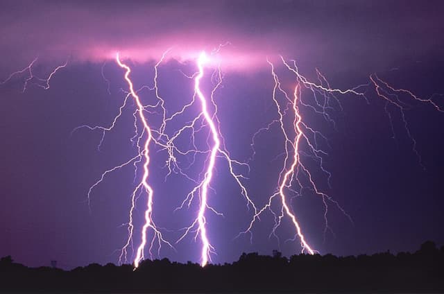 Ilustracija članka: Hercegovina: Izdano upozorenje zbog grmljavine