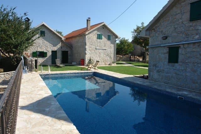 Ilustracija članka: Popunjeno oko 90% kuća za odmor na području Imotske krajine