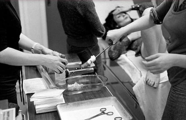 Ilustracija članka: U BiH djevojčice i od 13 godina dolaze na pobačaj, pojedine i nekoliko puta u godini