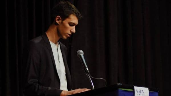 Ilustracija članka: Organizatori koncerta u Mostaru se ispričavaju Knezoviću: “Govor je procijenjen kao predug”