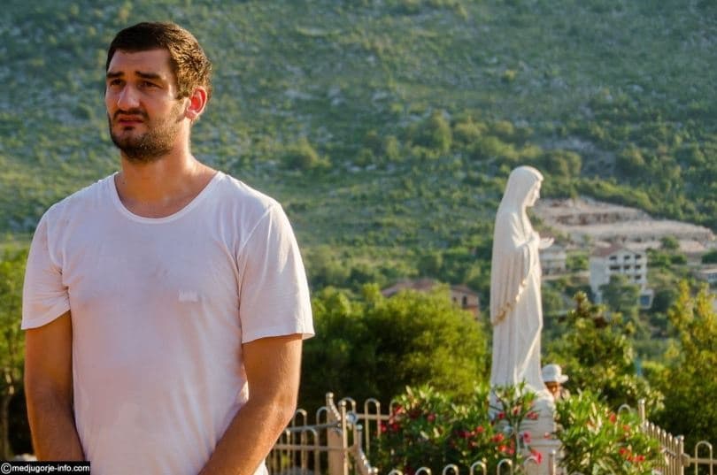 Ilustracija članka: Mirko Alilović: “Svake godine za Obljetnicu ukazanja s obitelji dolazim pješice u Međugorje”