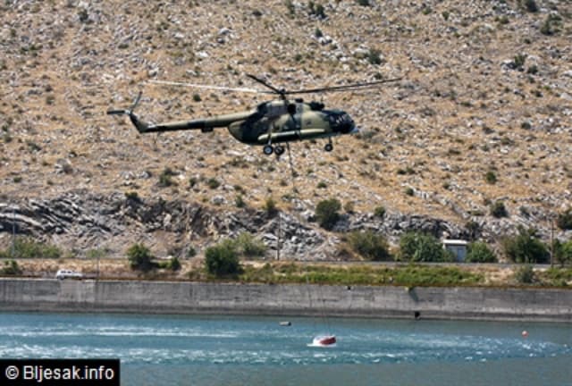 Ilustracija članka: Požar na Čvrsnici mogao bi ugroziti naselja; čeka se helikopter OS BiH