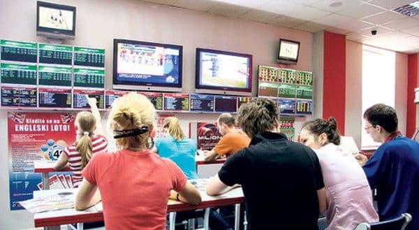 Ilustracija članka: Umirovljenici prokockaju mirovine pa uzimaju kredite i pozajmice